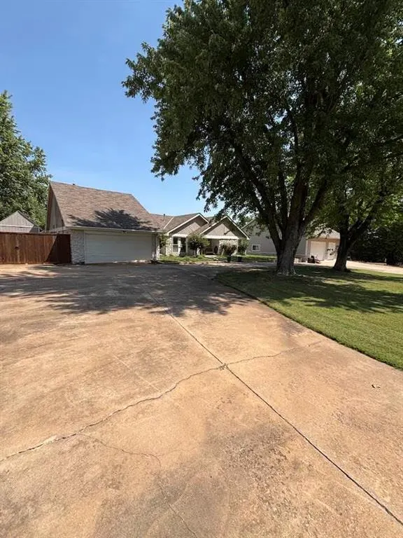 Photo 14 — 1611 E Coffee Creek Road, Edmond, OK 73034-5804