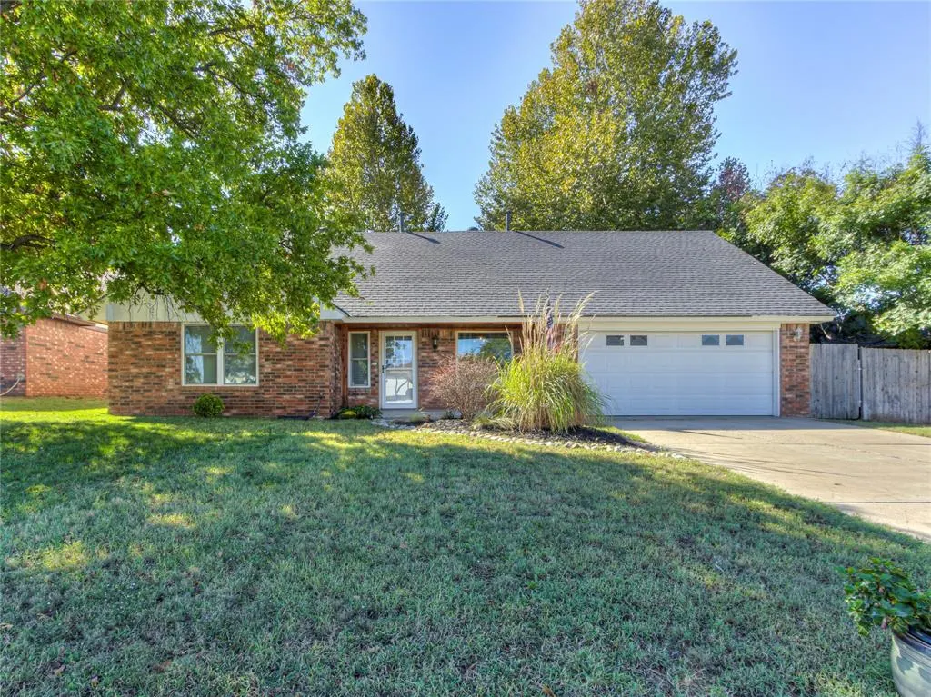 Front exterior — 7260 Skylark Lane, Oklahoma City, OK 73162
