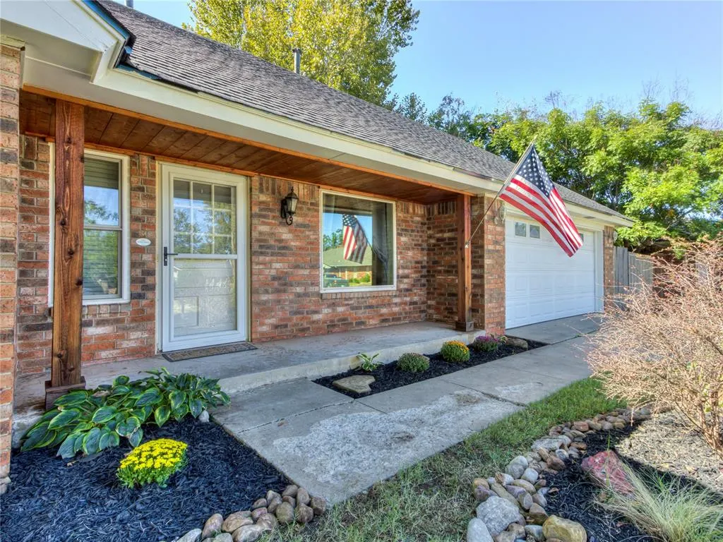 Photo 3 — 7260 Skylark Lane, Oklahoma City, OK 73162