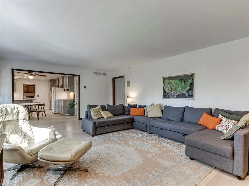 Photo 9 — 7260 Skylark Lane, Oklahoma City, OK 73162