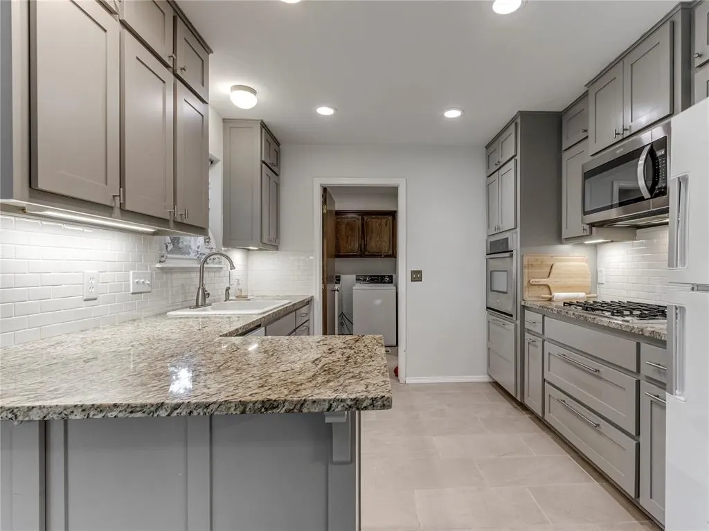 Photo 12 — 7260 Skylark Lane, Oklahoma City, OK 73162