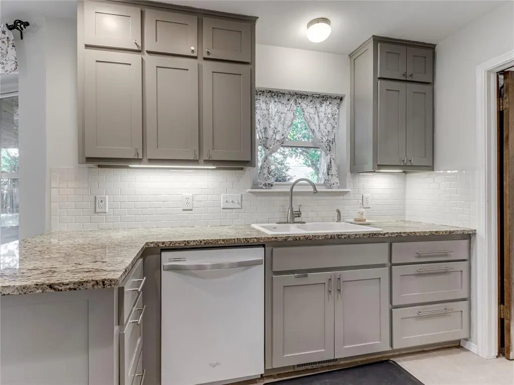 Photo 13 — 7260 Skylark Lane, Oklahoma City, OK 73162