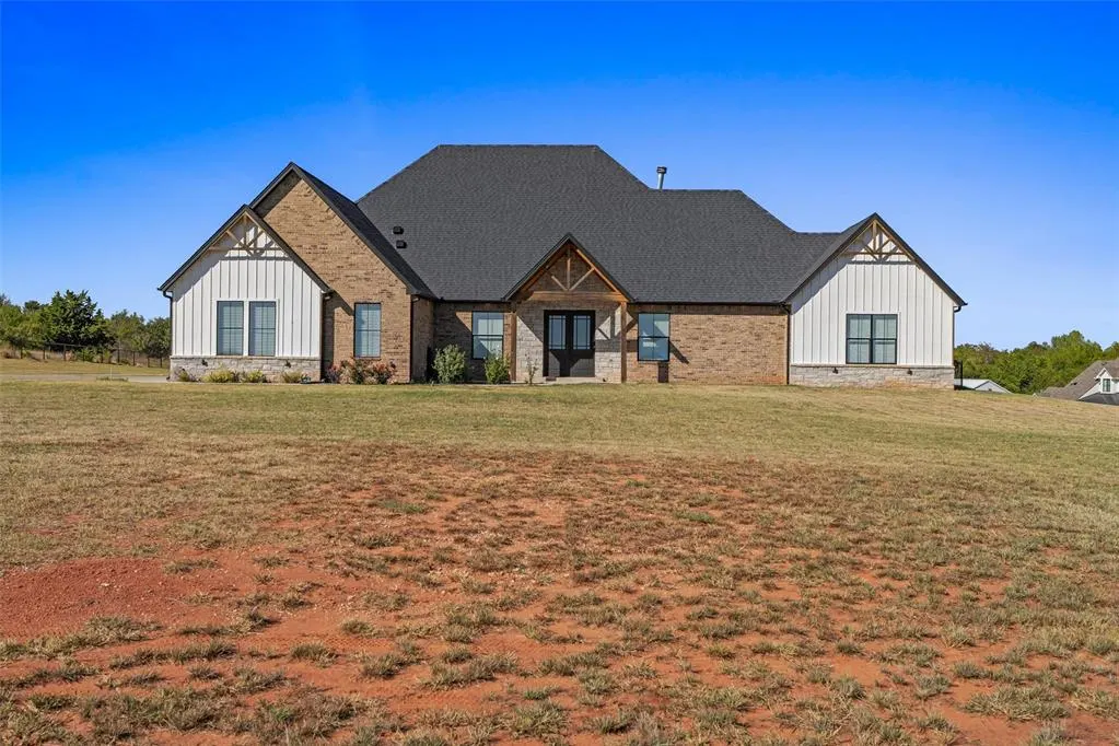 Photo 2 — 11825 SW 114th Circle, Mustang, OK 73064