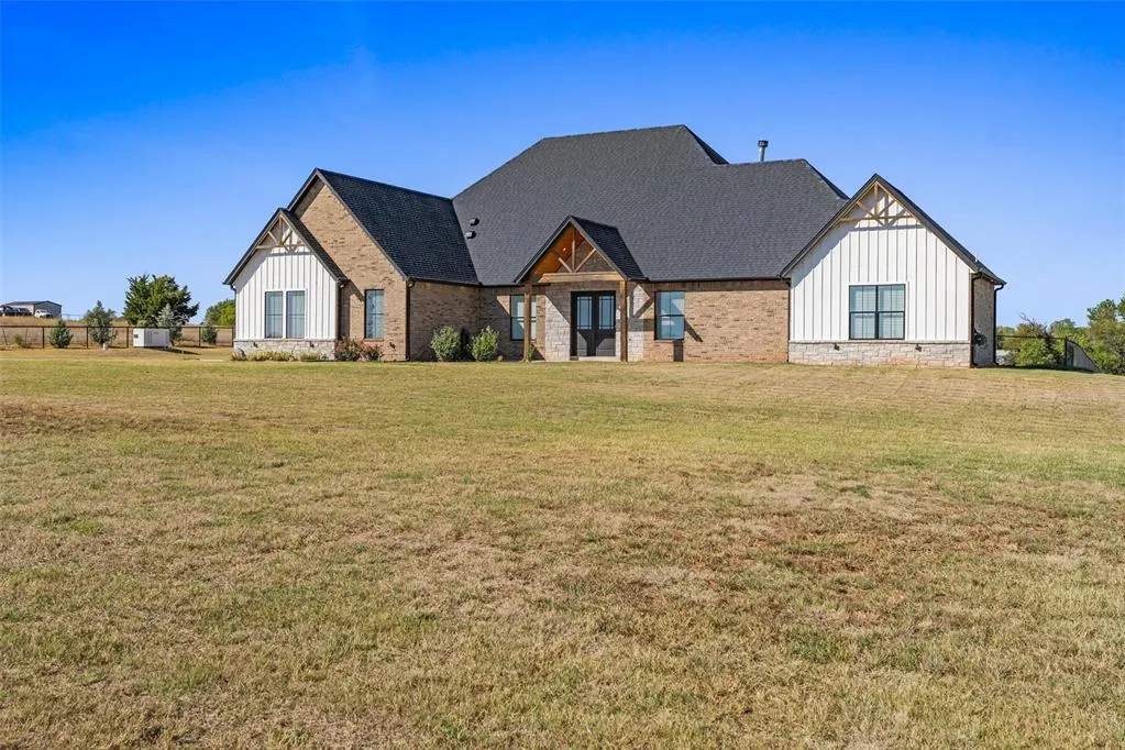Photo 3 — 11825 SW 114th Circle, Mustang, OK 73064
