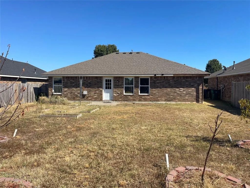 Photo 2 — 8033 Erryn Lane, Oklahoma City, OK 73135