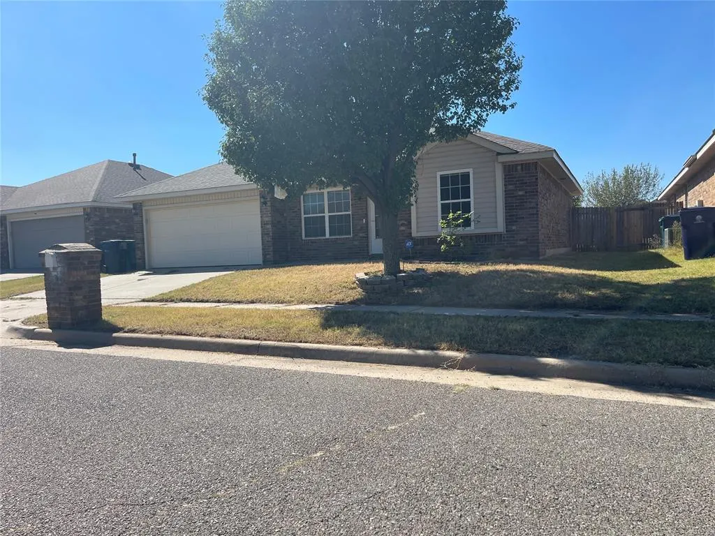 Photo 3 — 8033 Erryn Lane, Oklahoma City, OK 73135
