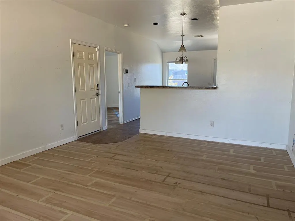 Photo 4 — 8033 Erryn Lane, Oklahoma City, OK 73135