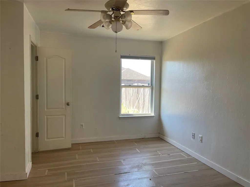 Photo 13 — 8033 Erryn Lane, Oklahoma City, OK 73135