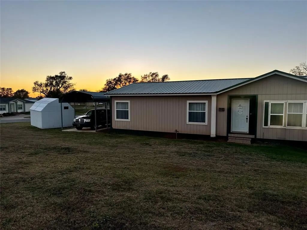 Photo 2 — 260 S Schley Avenue, Leedey, OK 73654
