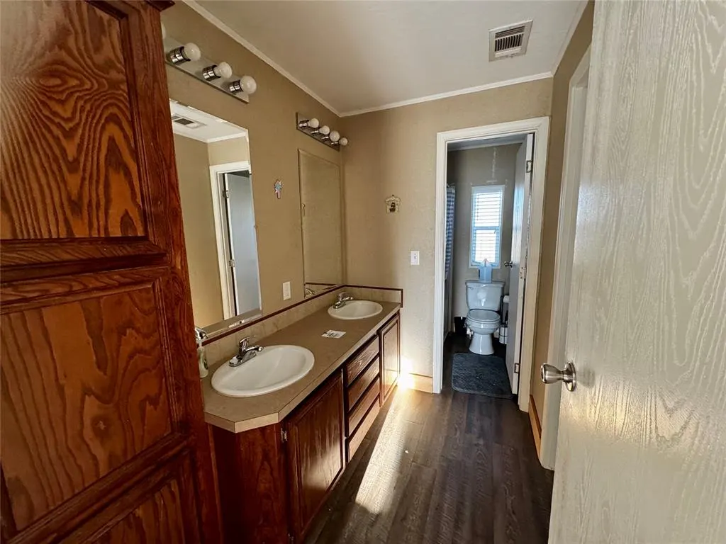 Photo 6 — 260 S Schley Avenue, Leedey, OK 73654