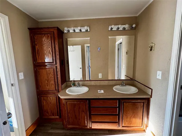 Photo 8 — 260 S Schley Avenue, Leedey, OK 73654