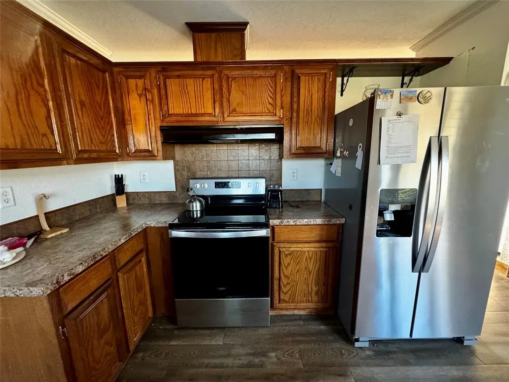 Photo 20 — 260 S Schley Avenue, Leedey, OK 73654