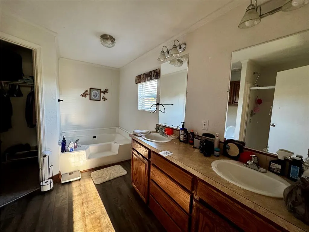 Photo 25 — 260 S Schley Avenue, Leedey, OK 73654