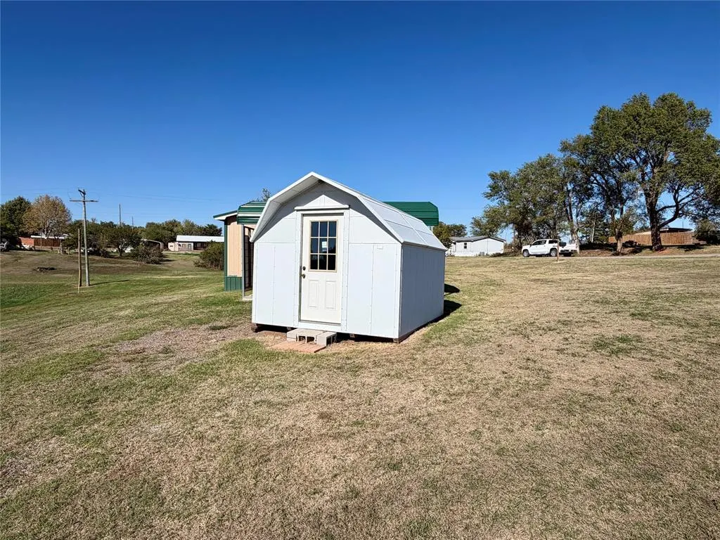Photo 34 — 260 S Schley Avenue, Leedey, OK 73654