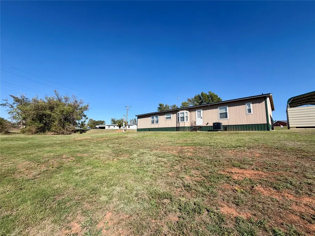 Photo 37 — 260 S Schley Avenue, Leedey, OK 73654