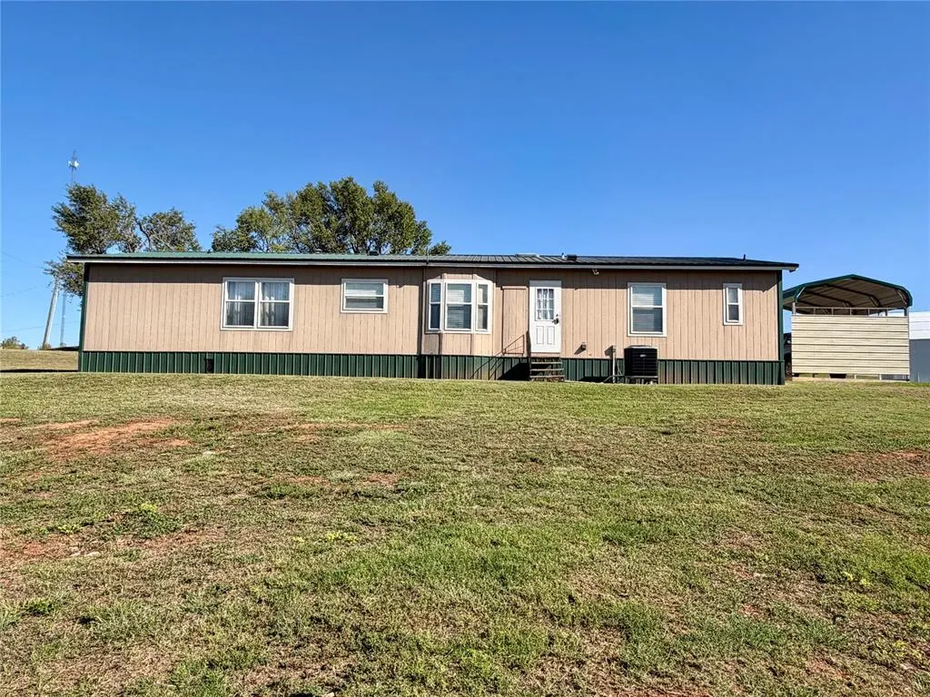 Photo 38 — 260 S Schley Avenue, Leedey, OK 73654