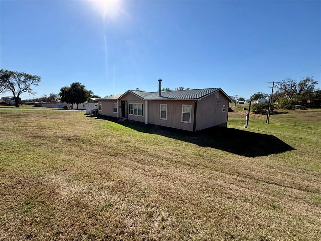 Photo 40 — 260 S Schley Avenue, Leedey, OK 73654