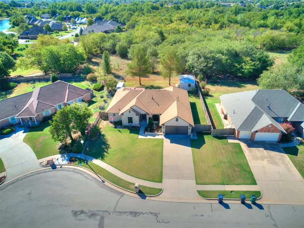 Photo 4 — 12608 Chisholm Spur, Yukon, OK 73099