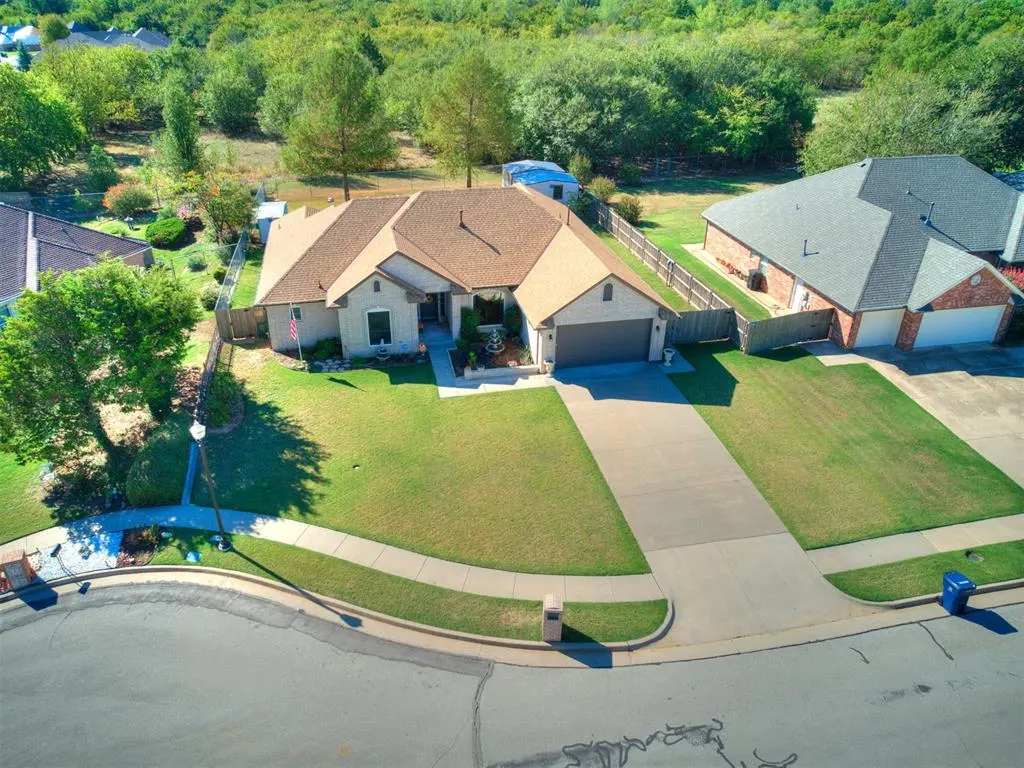 Photo 5 — 12608 Chisholm Spur, Yukon, OK 73099