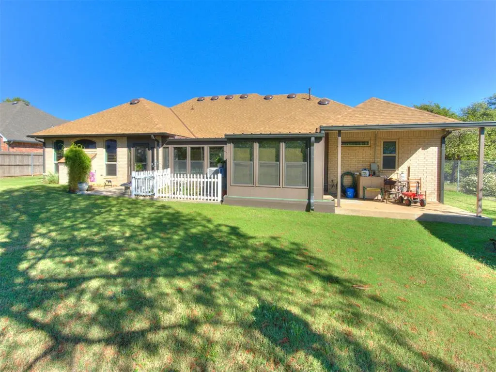 Photo 6 — 12608 Chisholm Spur, Yukon, OK 73099