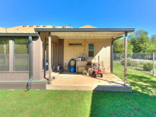 Photo 7 — 12608 Chisholm Spur, Yukon, OK 73099