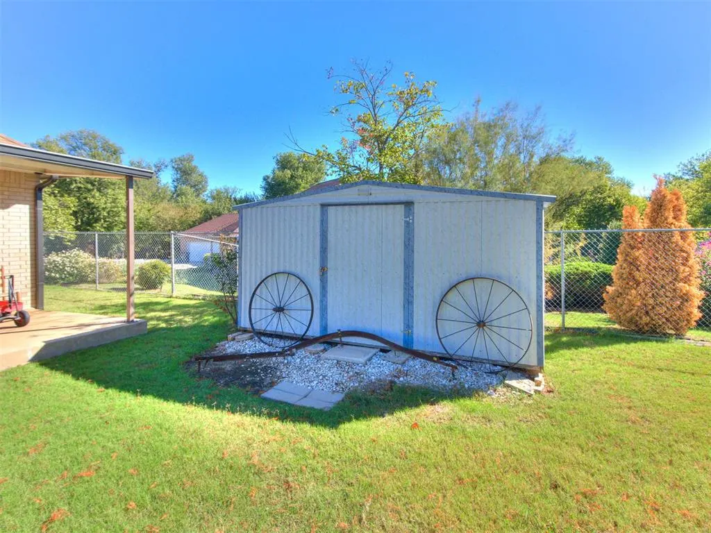 Photo 8 — 12608 Chisholm Spur, Yukon, OK 73099