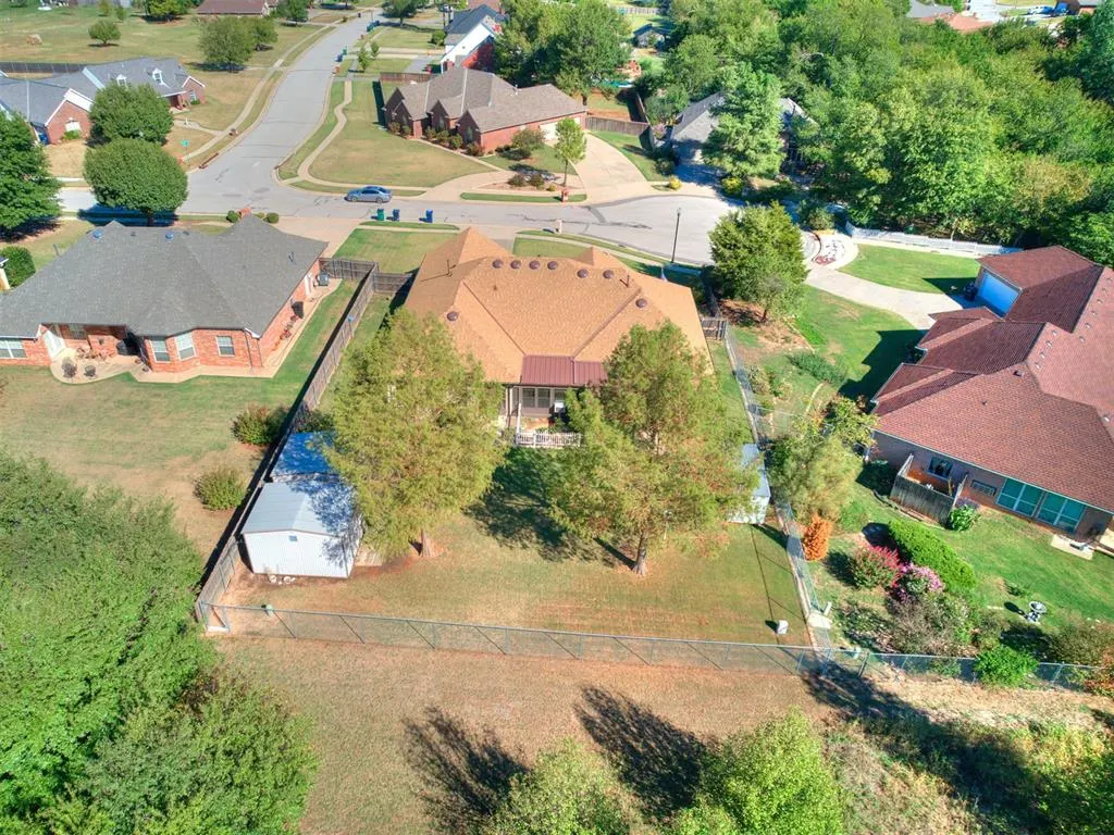 Photo 10 — 12608 Chisholm Spur, Yukon, OK 73099