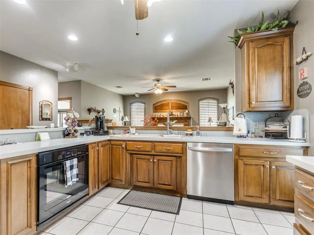 Photo 36 — 12608 Chisholm Spur, Yukon, OK 73099