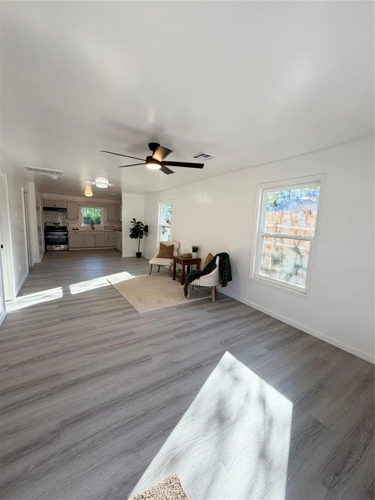 Photo 3 — 722 SW 32nd Street, Oklahoma City, OK 73109
