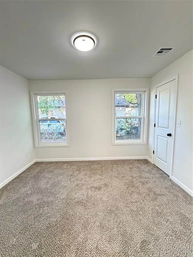 Photo 7 — 722 SW 32nd Street, Oklahoma City, OK 73109