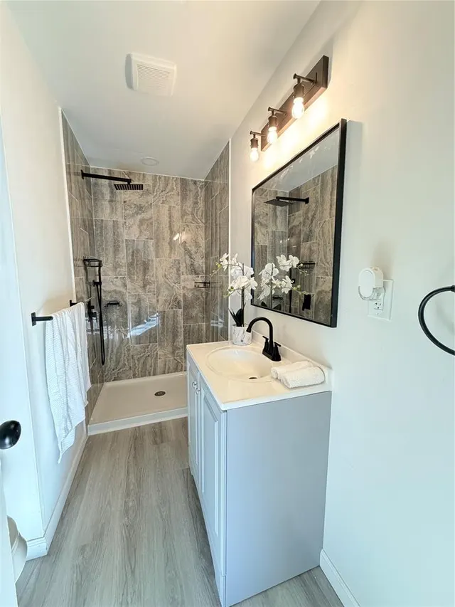 Photo 8 — 722 SW 32nd Street, Oklahoma City, OK 73109