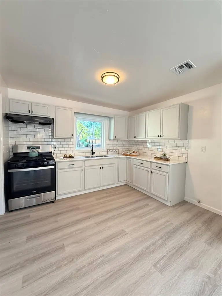 Photo 9 — 722 SW 32nd Street, Oklahoma City, OK 73109