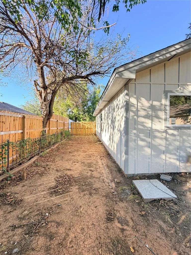 Photo 16 — 722 SW 32nd Street, Oklahoma City, OK 73109