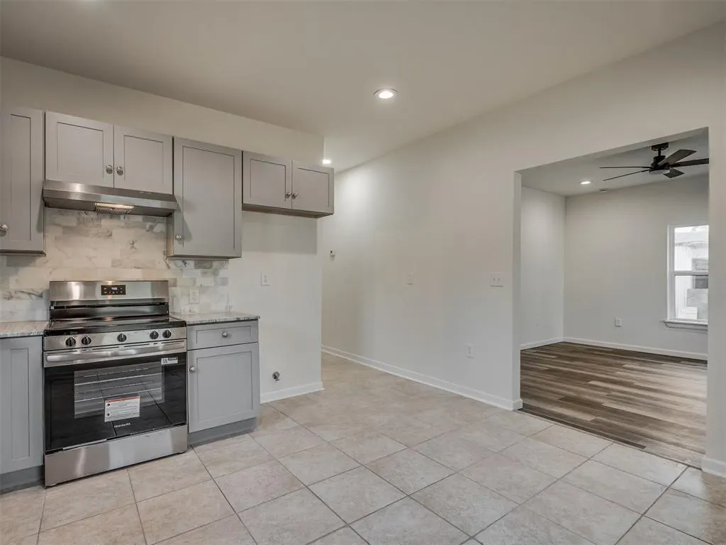 Photo 12 — 628 N 10th Street, Chickasha, OK 73018