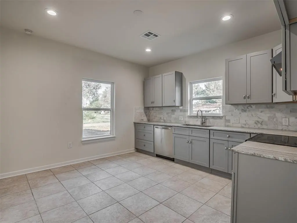 Photo 19 — 628 N 10th Street, Chickasha, OK 73018