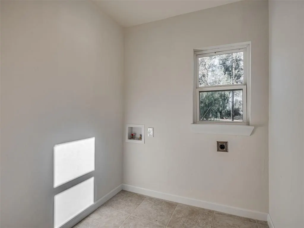 Photo 33 — 628 N 10th Street, Chickasha, OK 73018
