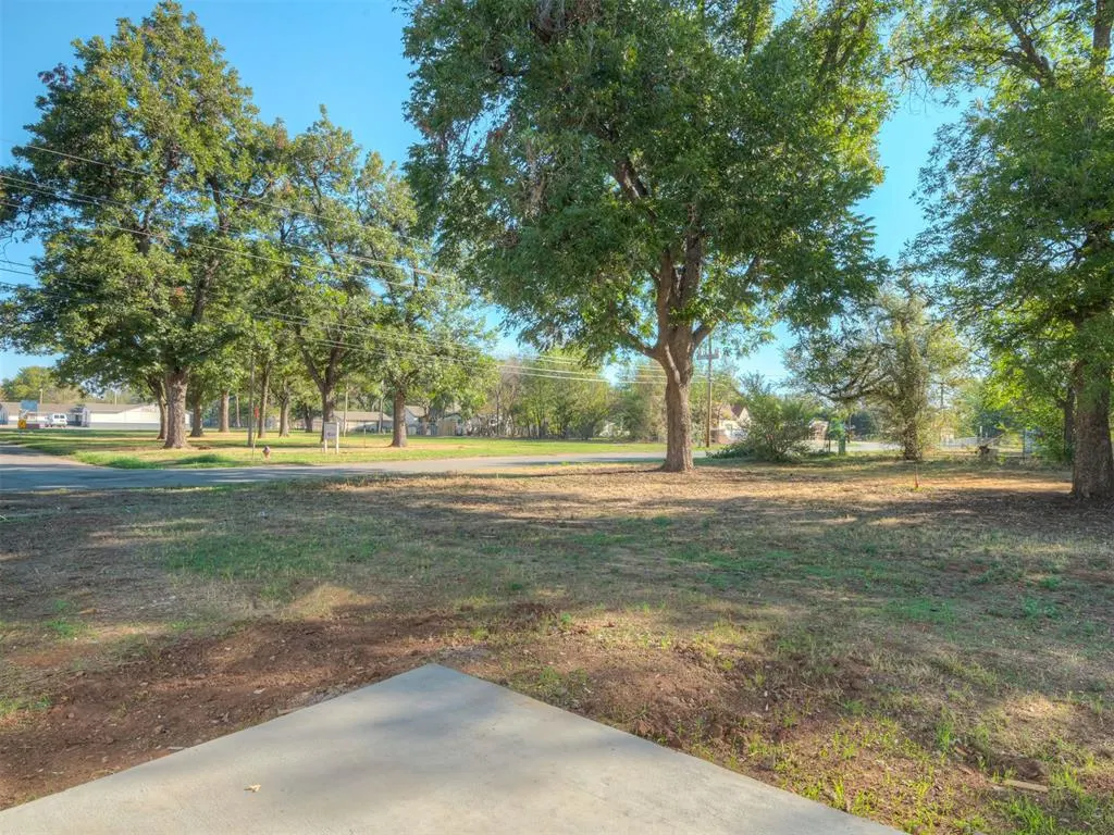 Photo 35 — 628 N 10th Street, Chickasha, OK 73018