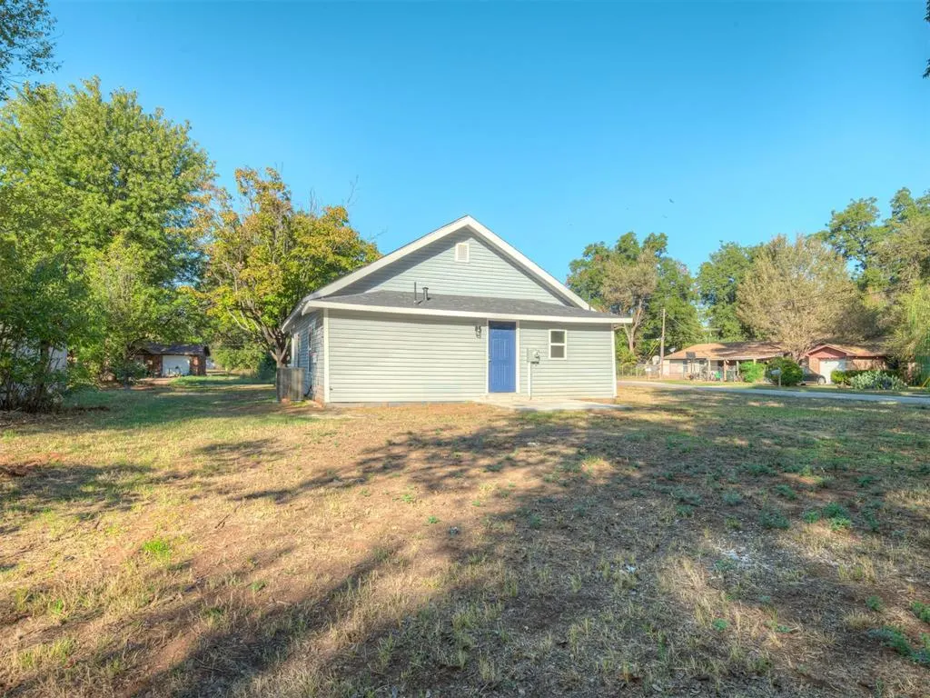 Photo 37 — 628 N 10th Street, Chickasha, OK 73018
