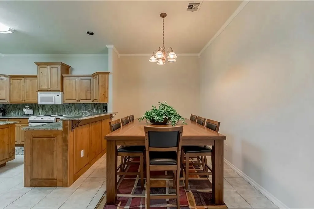 Photo 10 — 36 Butterfly Creek Boulevard, Oklahoma City, OK 73013