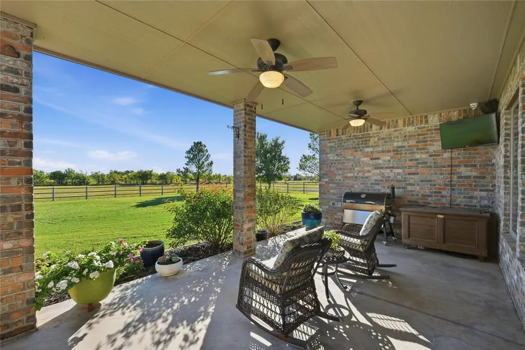Photo 2 — 2900 Fontaine Place, Yukon, OK 73036