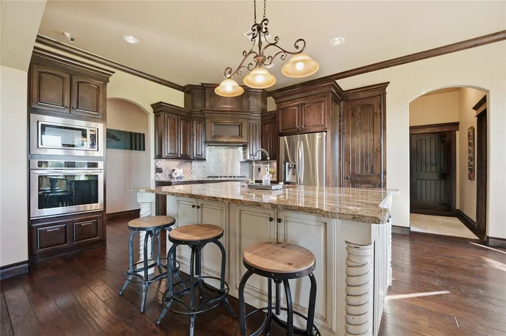 Photo 9 — 2900 Fontaine Place, Yukon, OK 73036