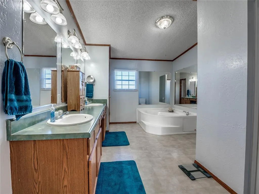 Photo 32 — 3780 E Seward Road, Guthrie, OK 73044