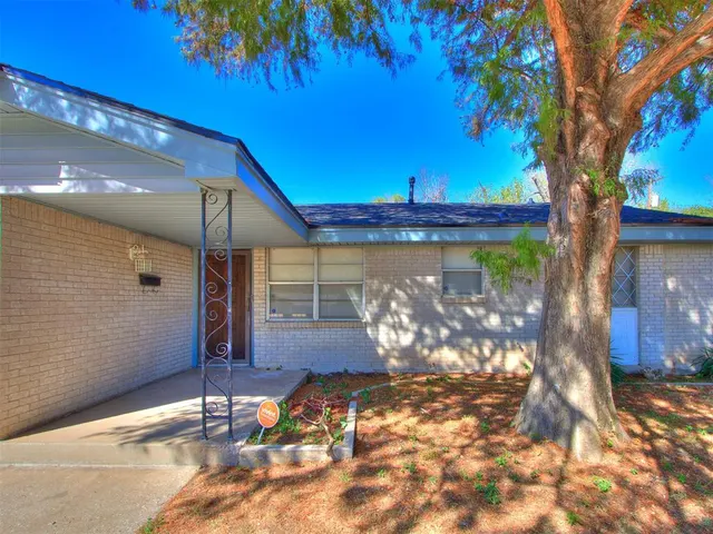 Photo 4 — 1305 Juniper Circle, Midwest City, OK 73110