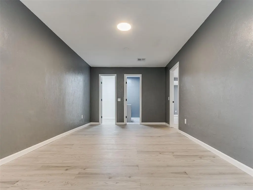 Photo 5 — 1305 Juniper Circle, Midwest City, OK 73110