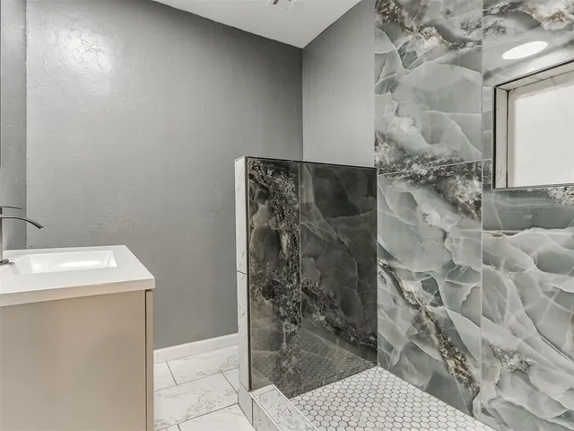 Photo 8 — 1305 Juniper Circle, Midwest City, OK 73110