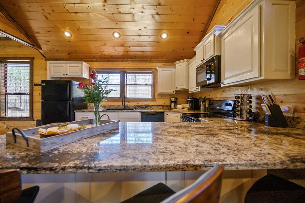 Photo 10 — 35 Paradise Lane, Broken Bow, OK 74728