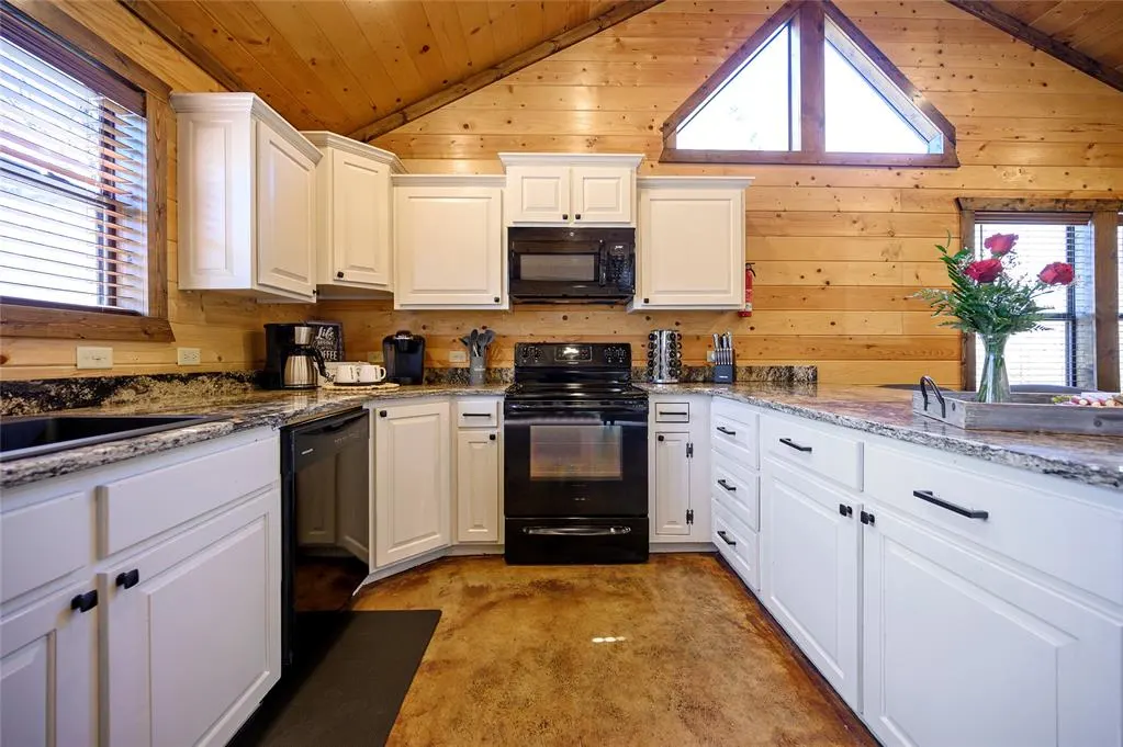 Photo 11 — 35 Paradise Lane, Broken Bow, OK 74728