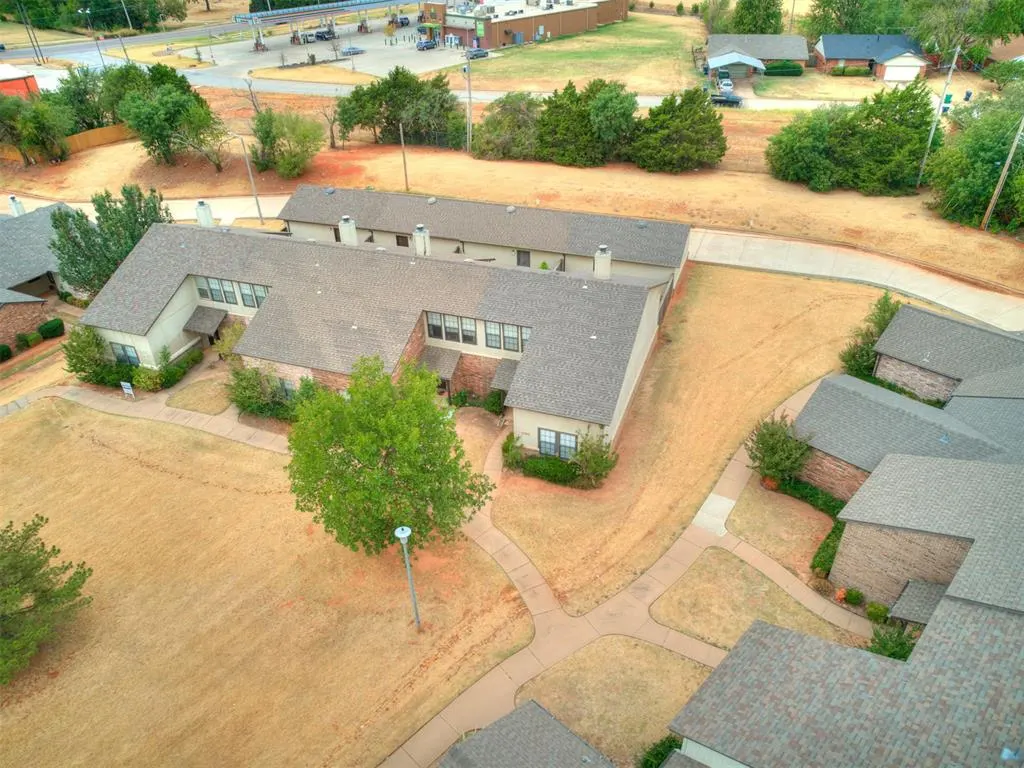 Front exterior — 13819 W Crossing Way, Edmond, OK 73013