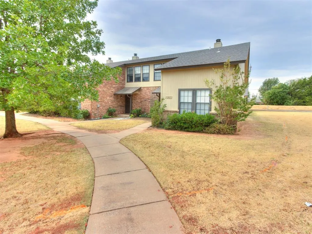 Photo 2 — 13819 W Crossing Way, Edmond, OK 73013