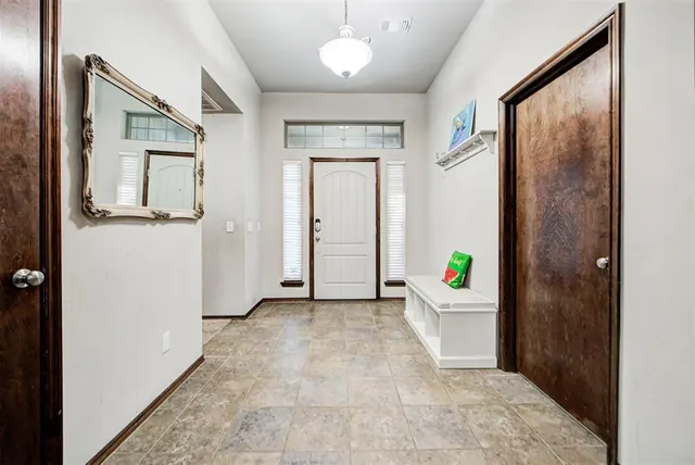 Photo 5 — 301 Partridge Run Road, Yukon, OK 73099